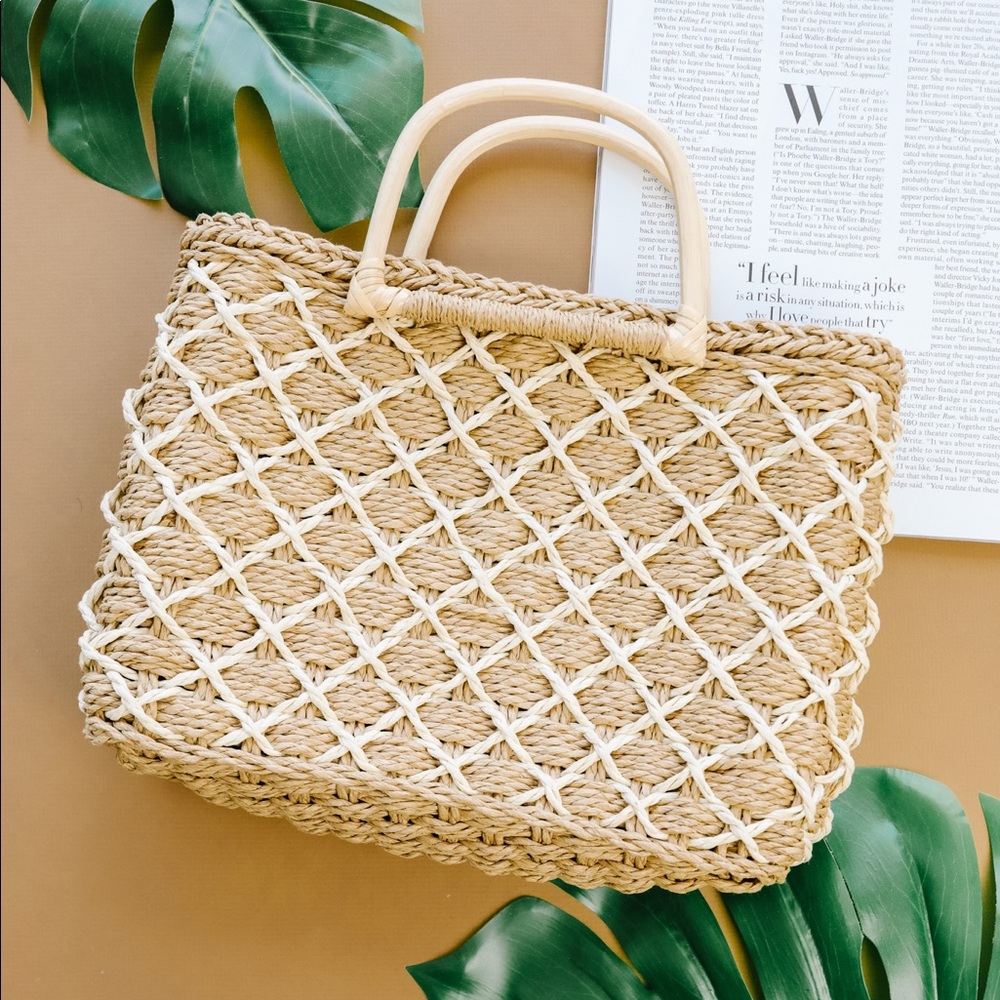 Diamond Weave Straw Bag - Picture 9 of 10